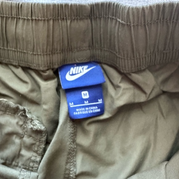 Nike pants in khaki size Medium - Picture 8 of 11